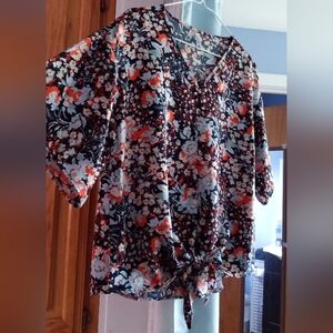 🌠 #154 Floral V-Neck Tie-Front Blouse